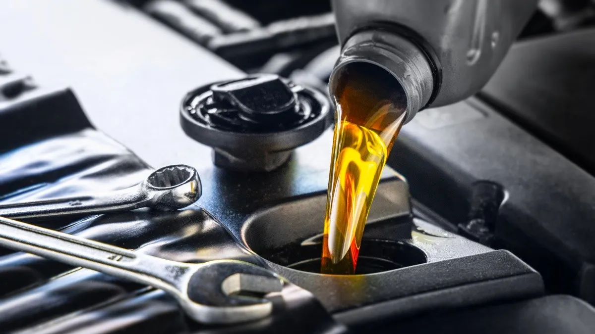 istock-1325588832.jpg_650297096-1.webp CAMBIO DE ACIETE MAZDA - Imagen 1